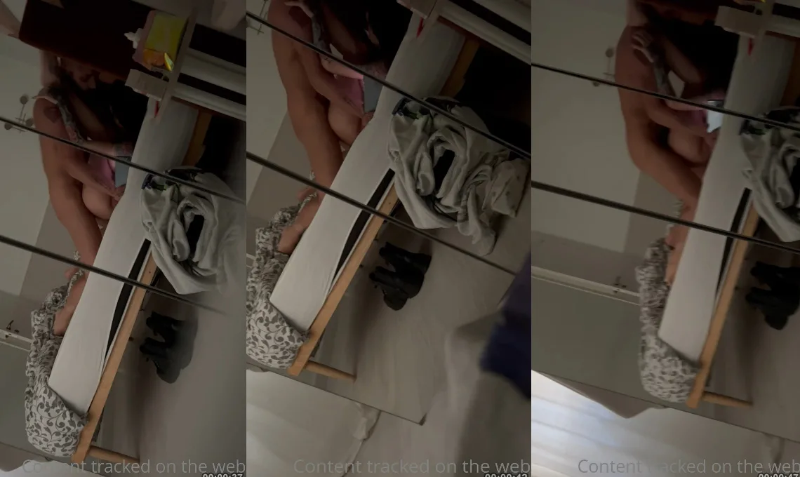 Alex Mucci porno gozando com pica dura na buceta